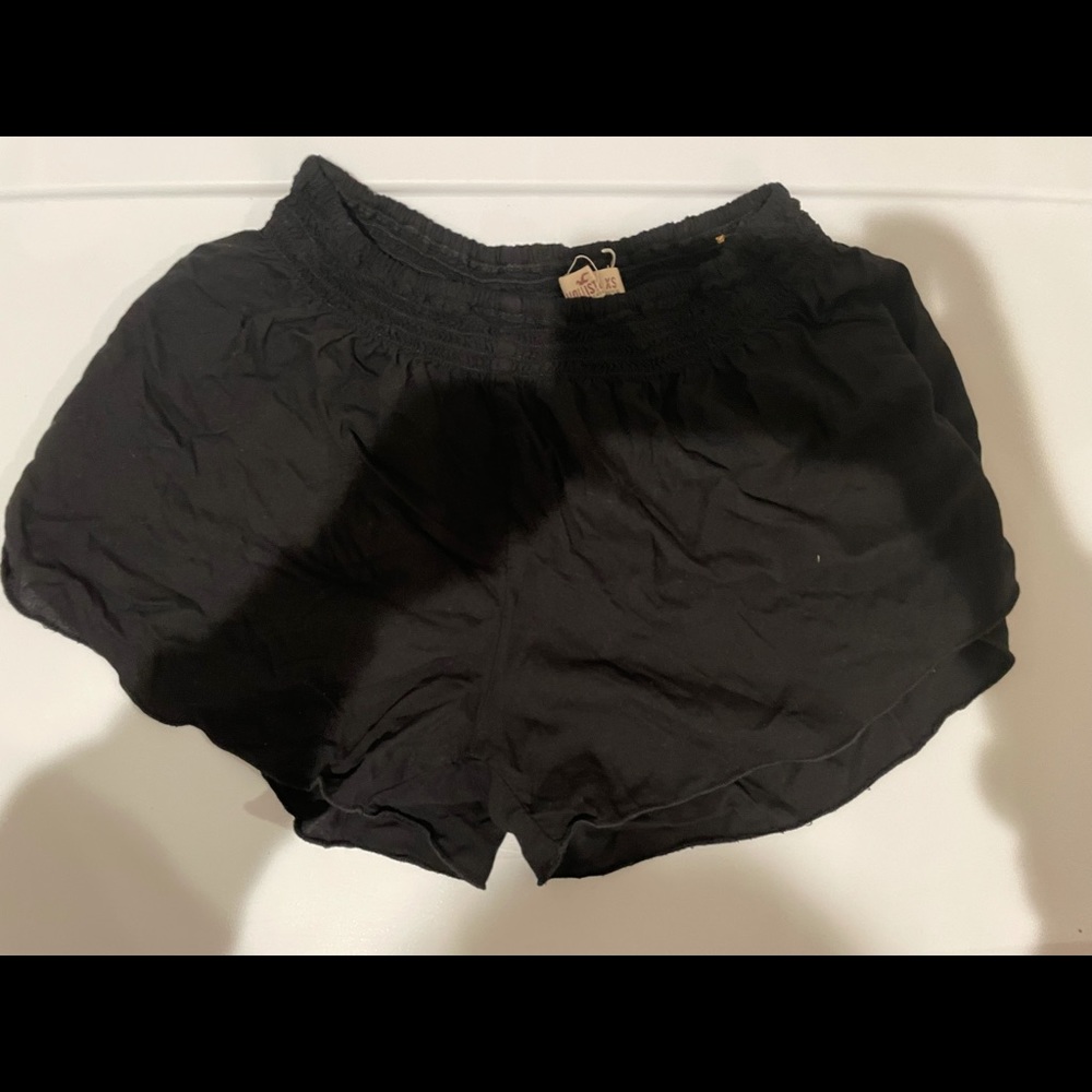 Hollister black flowy shorts
